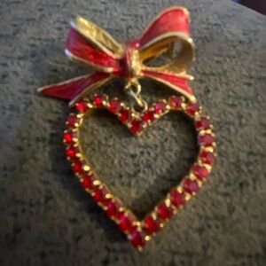Heart and Bow Brooch Pin by Beatrix Vintage Dangle Heart with Red Rhinestones